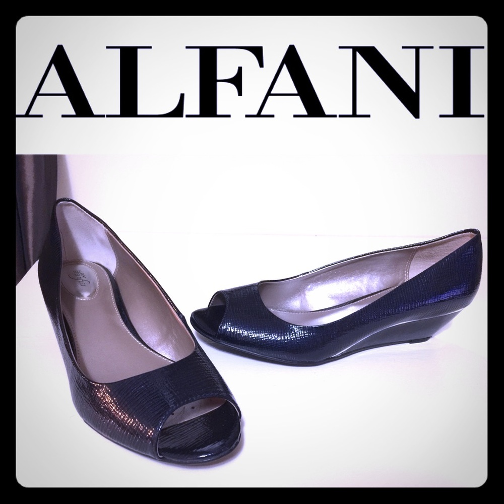 NWOB ALFANI Flex Slip-On Peep Toe